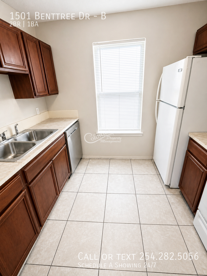 1501 Benttree Dr #B - Photo 4 of 11
