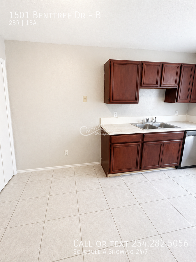 1501 Benttree Dr #B - Photo 6 of 11