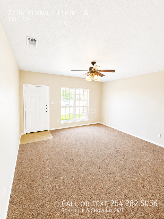 2704 Vernice Loop #A - Photo 4 of 11