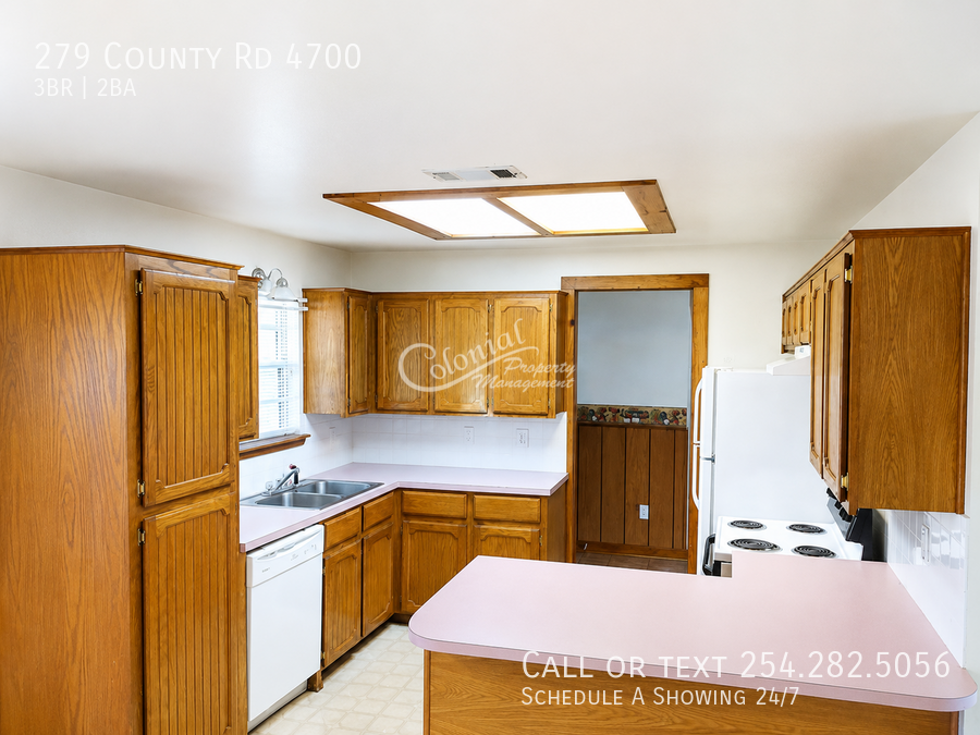 279 County Road 4700 - Photo 4 of 23