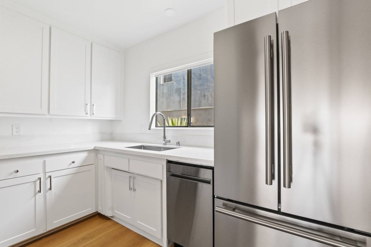 1128 7th Street - Photo 5 of 29