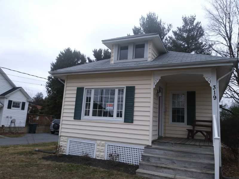 319 Maitland St - Photo 2 of 12