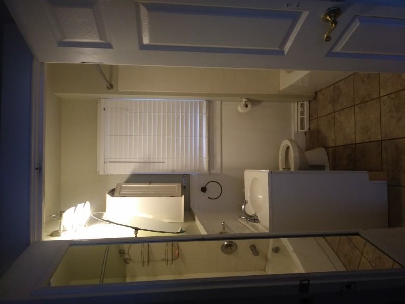 319 Maitland St - Photo 5 of 12
