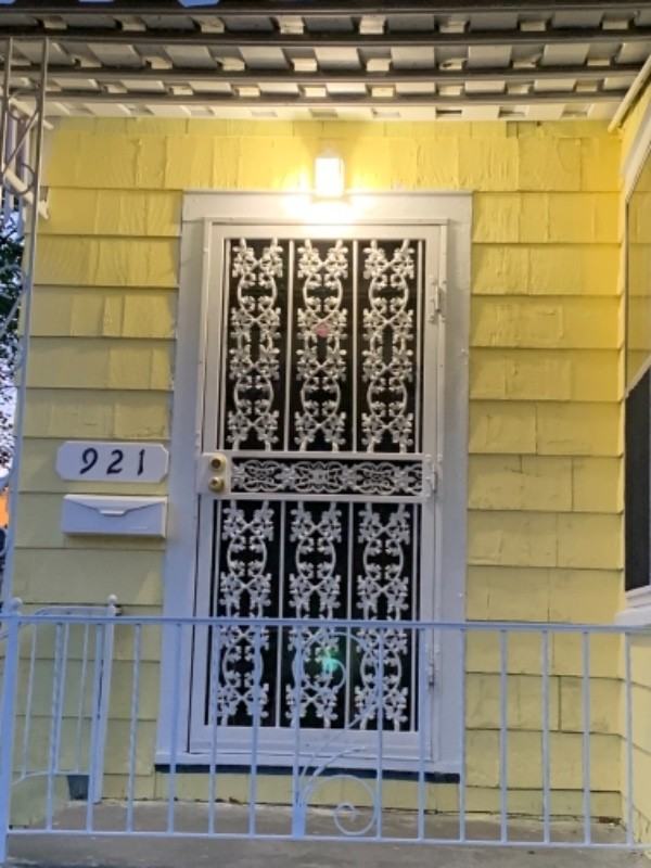 921 Kennelworth Ave - Photo 4 of 31