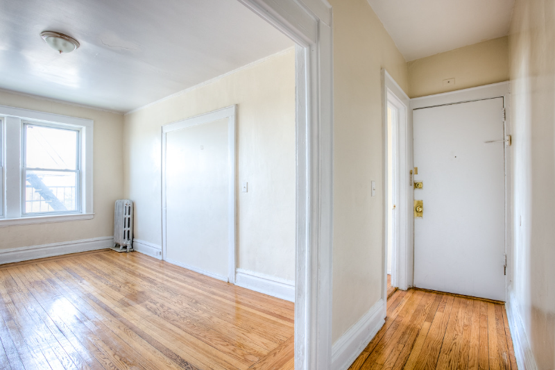 10 S Grove St - Photo 3 of 5