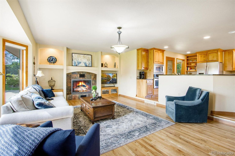 5828 Plateau Ct - Photo 4 of 12