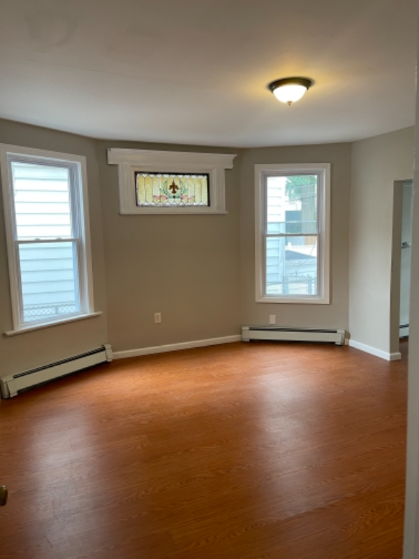 163 Greenwood Ave - Photo 5 of 22