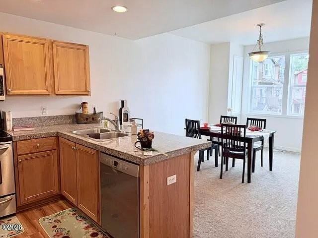 475 Se 35th St #E27 - Photo 3 of 21