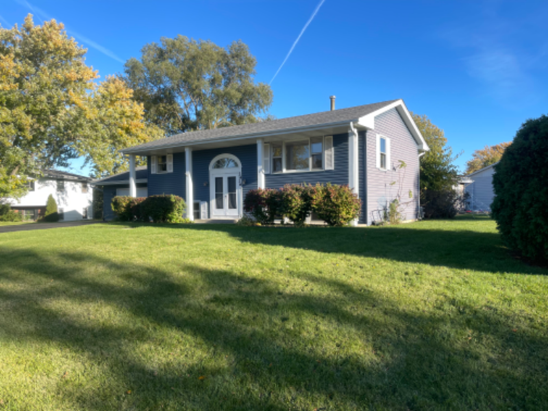 2426 Highland Cir - Photo 2 of 24