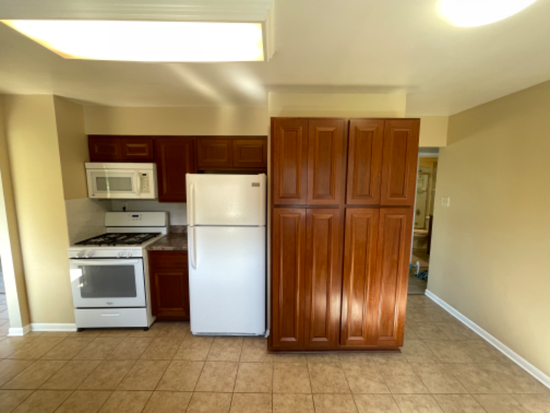 2426 Highland Cir - Photo 4 of 24