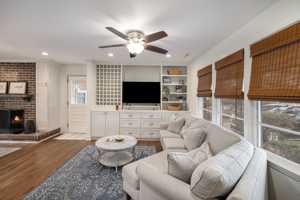 featured image of 826 Symmes Dr