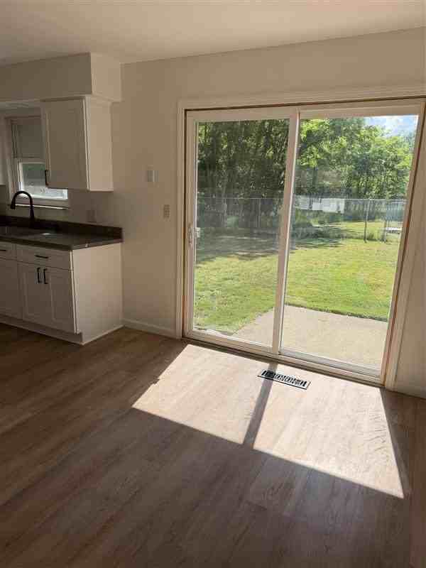 1648 Olympus Dr - Photo 3 of 12