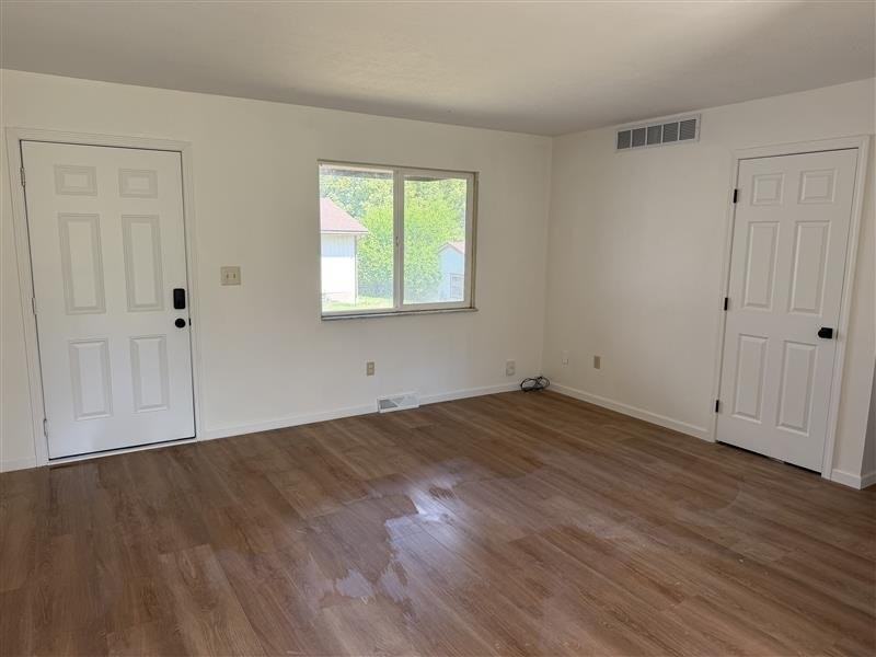 1648 Olympus Dr - Photo 5 of 12
