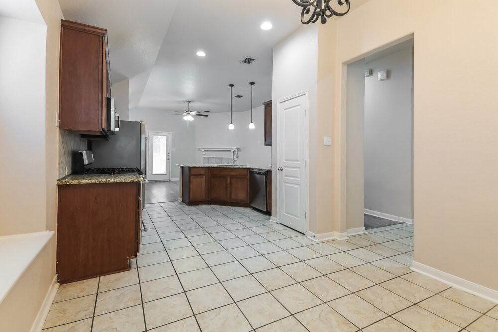 12153 Angel Food Ln - Photo 5 of 16