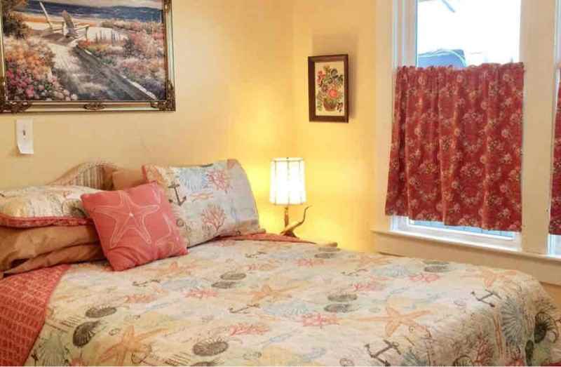 122 S Oleander Ave - Photo 5 of 13