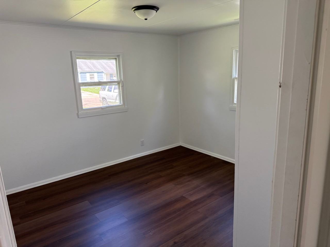921 Giddings St - Photo 3 of 8