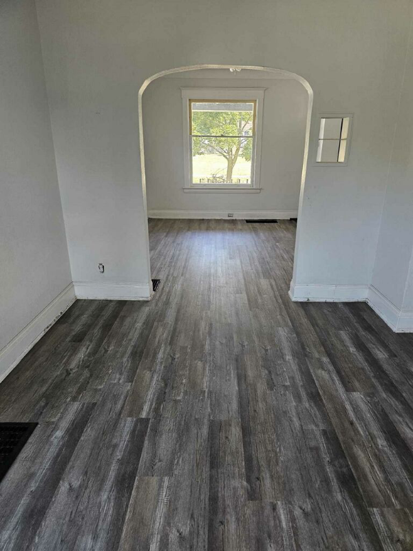 735 Woodland Ave - Photo 5 of 25