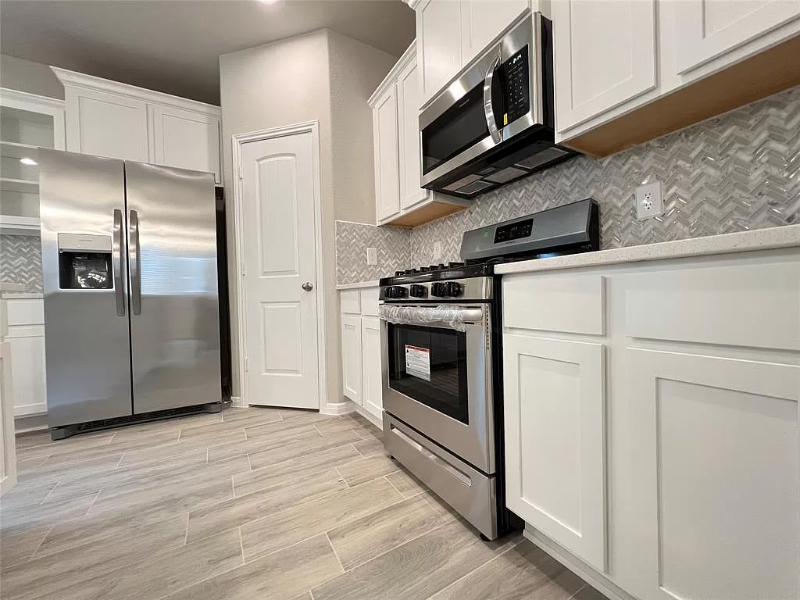 7950 Fijian Cypress Dr - Photo 6 of 18