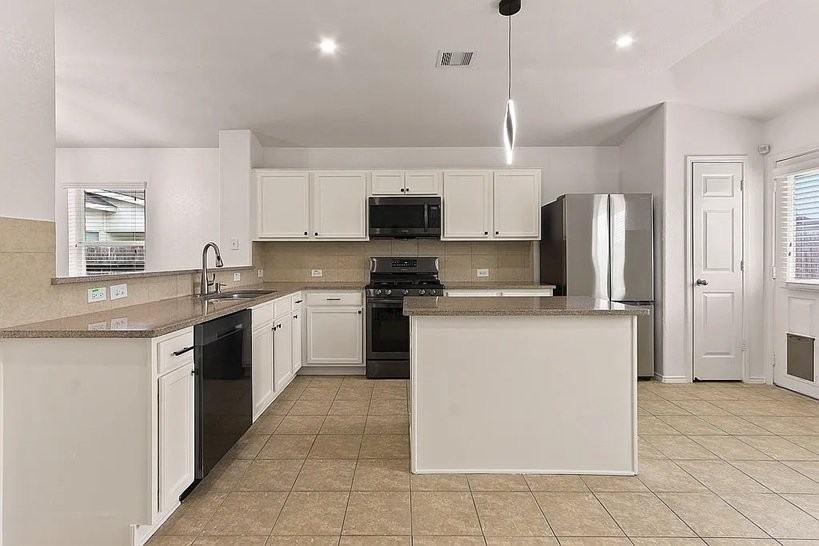 5527 Marble Ravine Dr - Photo 4 of 18