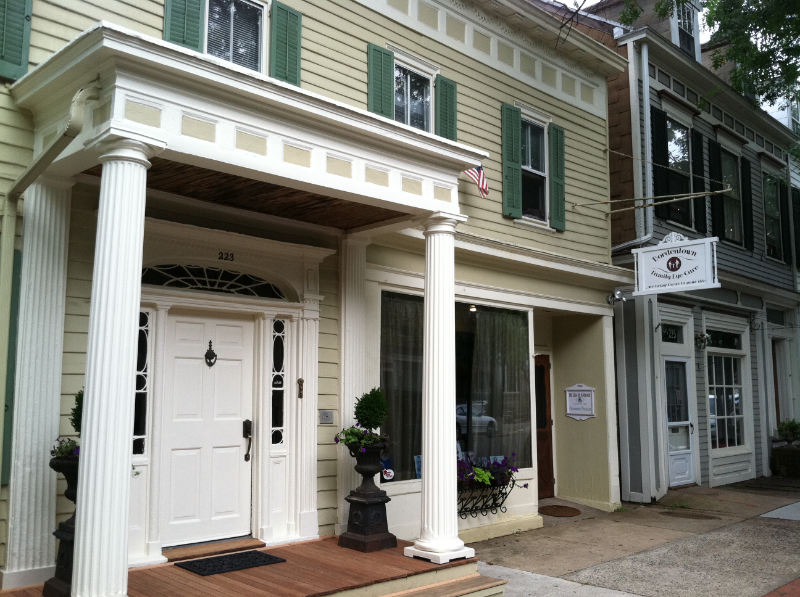 223 Farnsworth Ave #3A - Photo 3 of 3