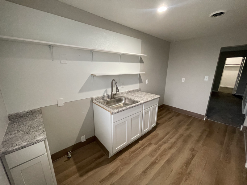 1400 Seward St #305 - Photo 4 of 17