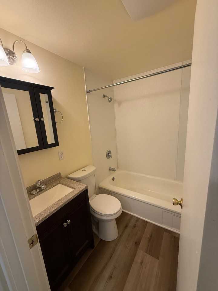 4245 Joann Dr Ne - Photo 4 of 7