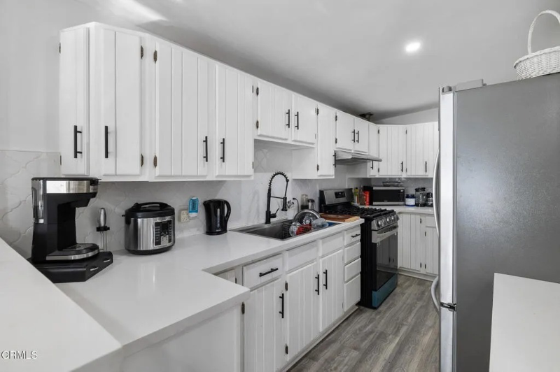 11798 Kagel Canyon St - Photo 6 of 20