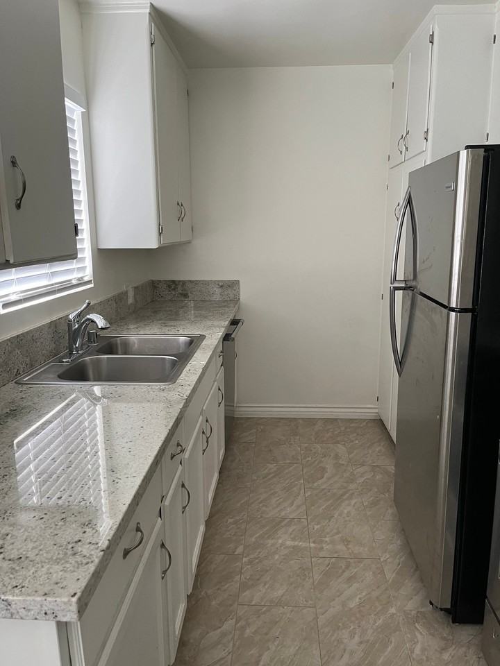 2345 Kansas Ave #24 - Photo 5 of 8