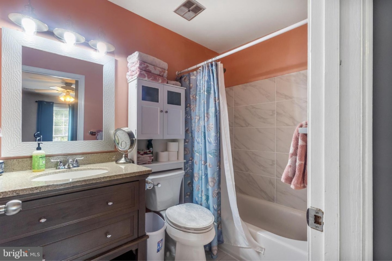 10230 Faire Commons Ct - Photo 5 of 11