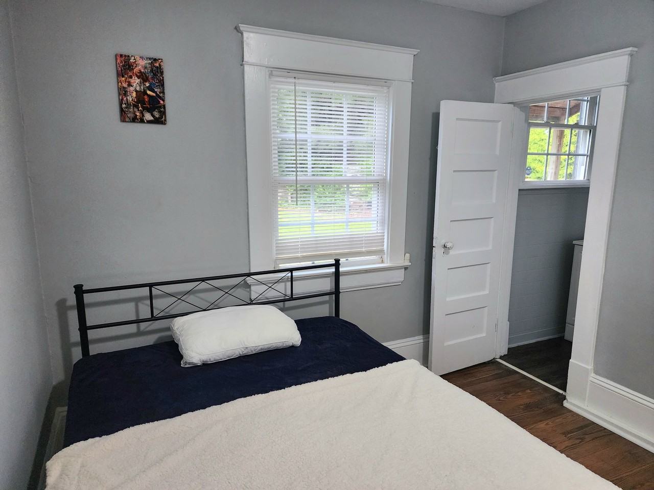 523 Avent St - Photo 4 of 13