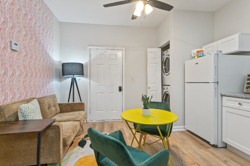 987 Dimmock St Sw #3 - Photo 5 of 20