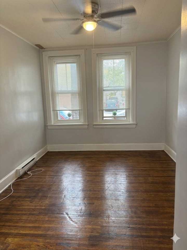 734 W Gordon St - Photo 7 of 21