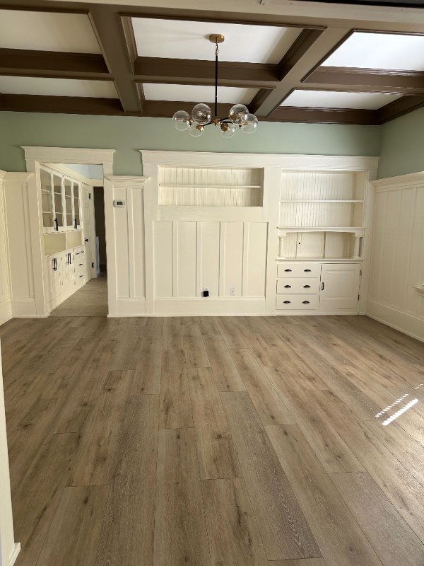 665 43rd St - Photo 5 of 18