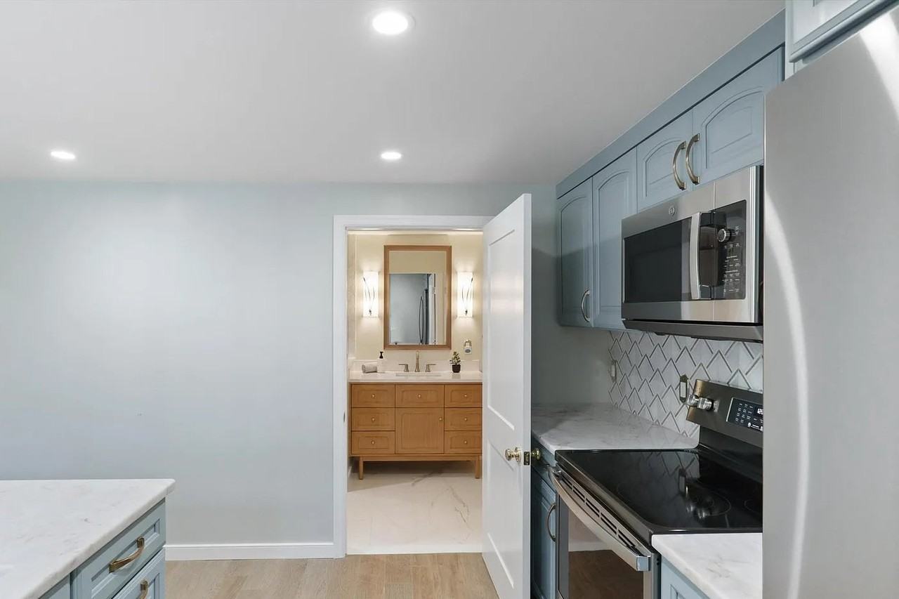1401 S Greenbrier St #2 - Photo 4 of 9