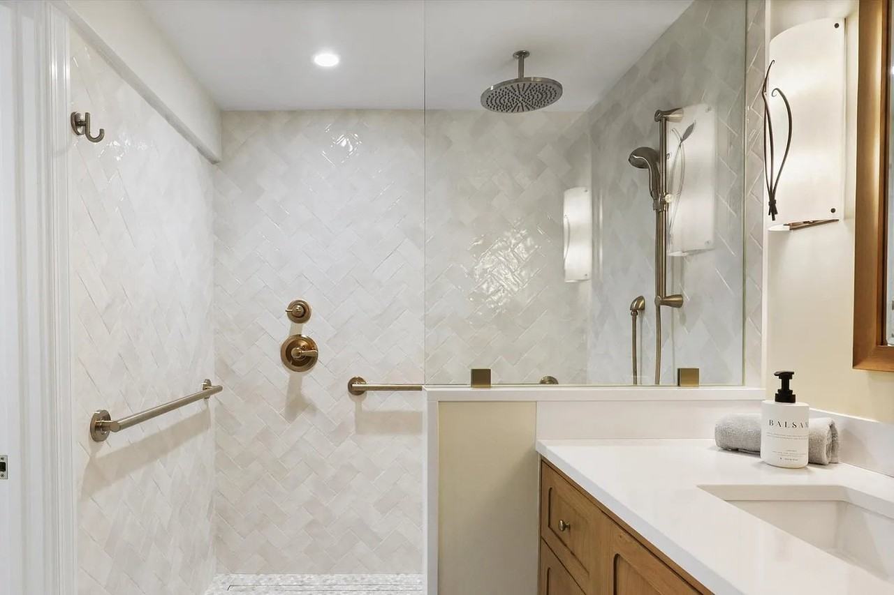 1401 S Greenbrier St #2 - Photo 5 of 9