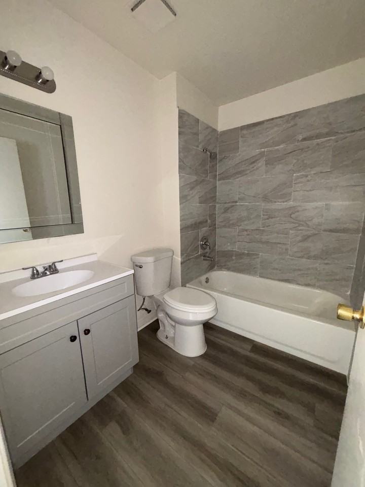 1134 E Avenue Q #5 - Photo 6 of 15