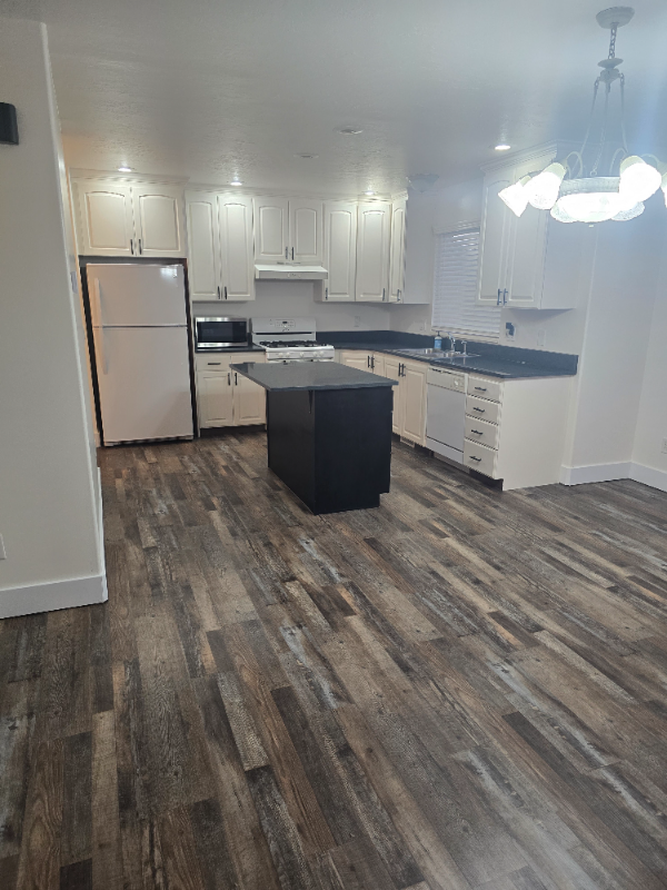 60 Eastsouth - Photo 7 of 9