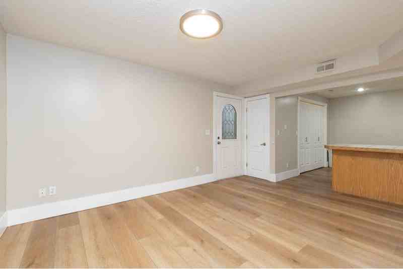 265 Sw - Photo 3 of 11