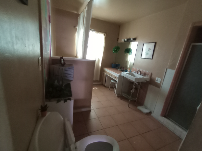 871 E Franklin Ave - Photo 2 of 3