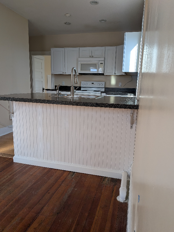 148 Main St #4 - Photo 4 of 8