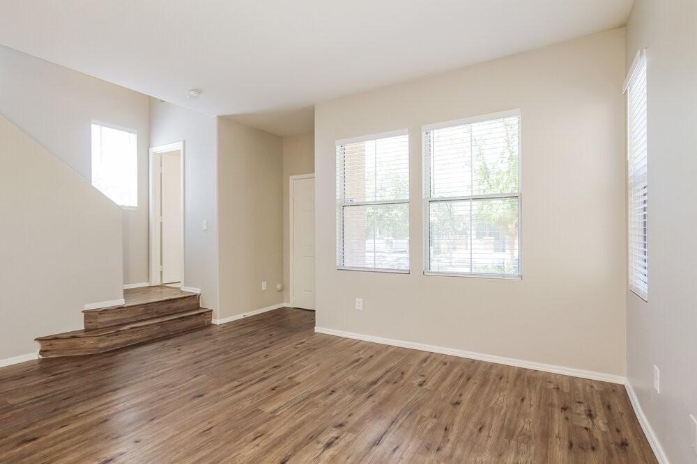 3929 W Irwin Ave - Photo 4 of 17
