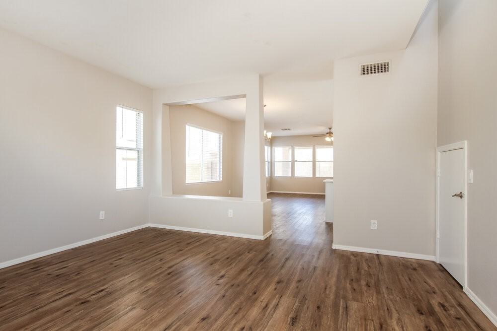 3929 W Irwin Ave - Photo 5 of 17