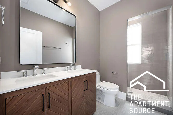 3749 W School St #2 - Photo 4 of 10