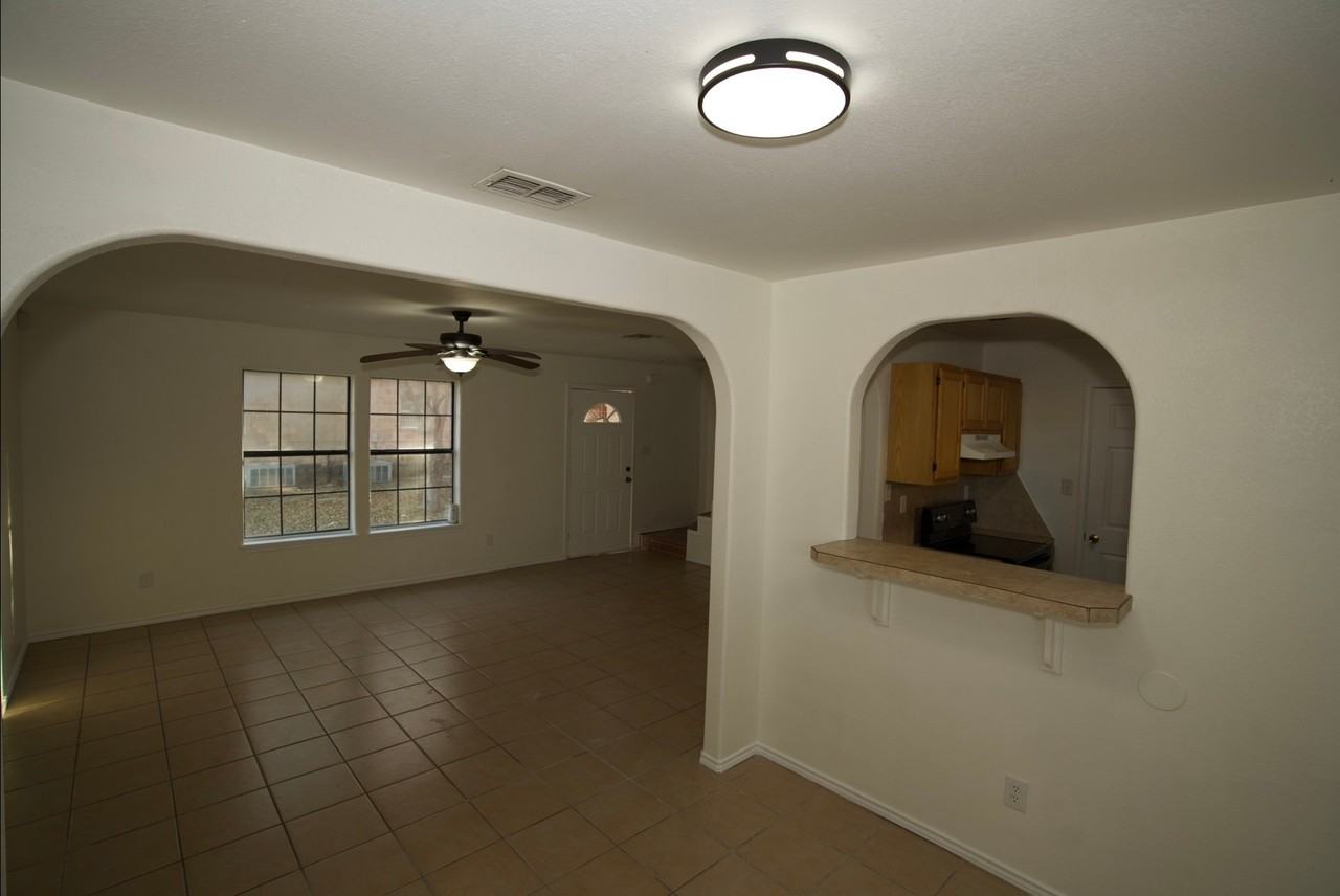 746 Sonesta Dr #C - Photo 2 of 4