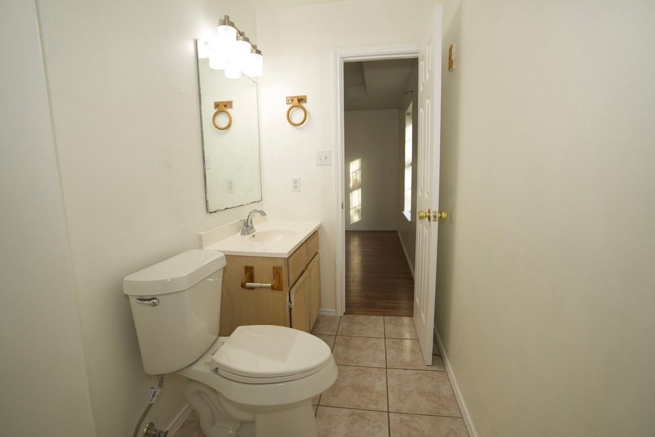746 Sonesta Dr #C - Photo 4 of 4