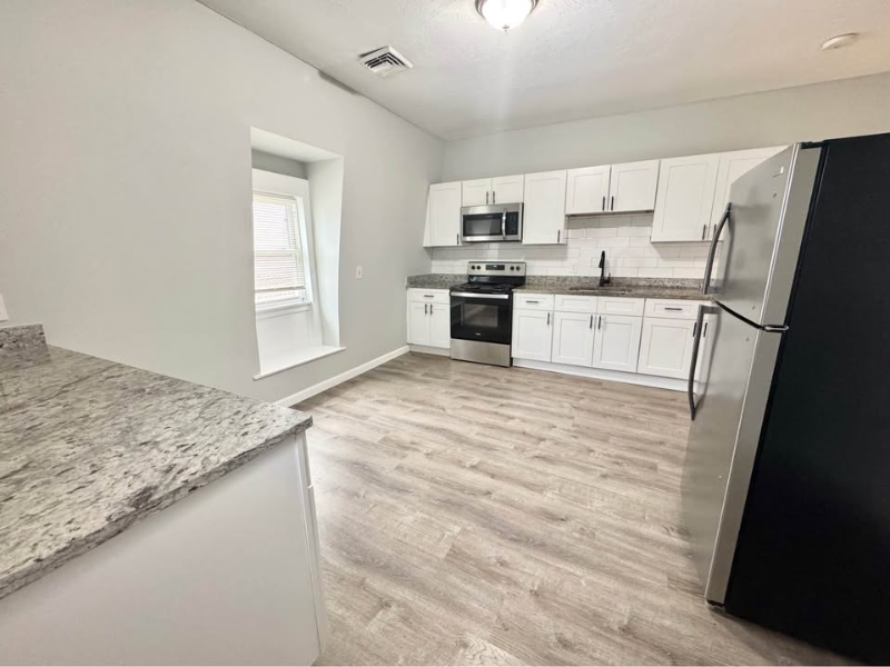 14 Windsor St #F - Photo 2 of 11