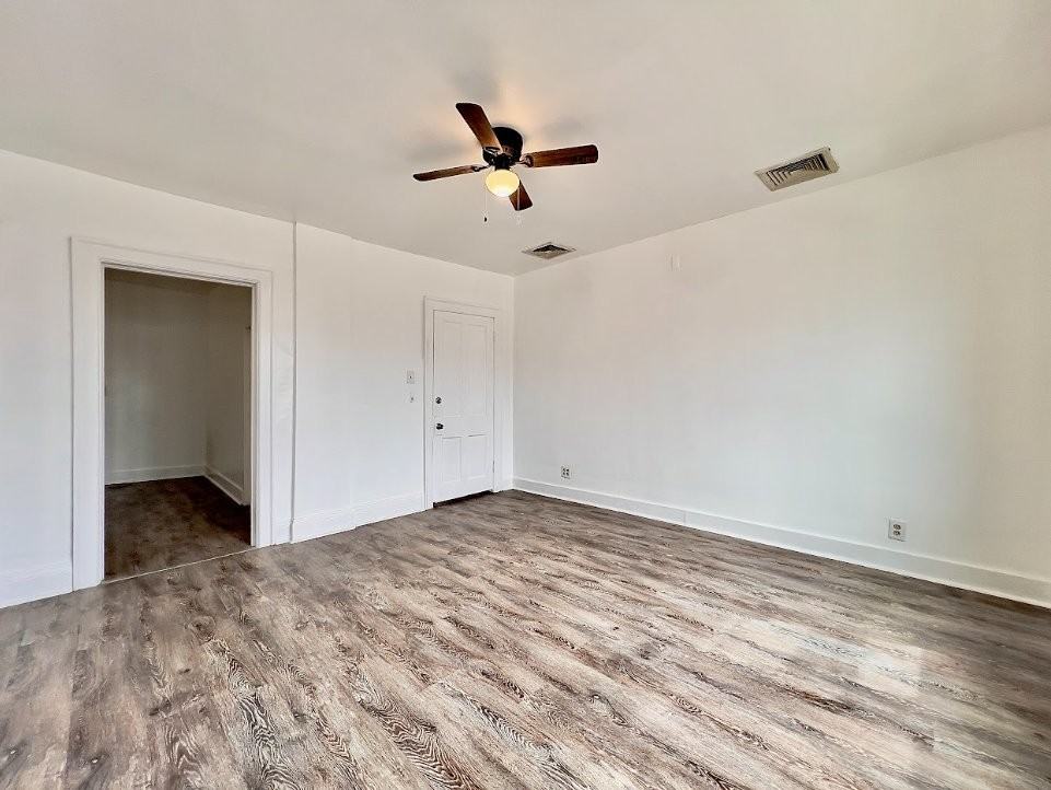 5036 S Packard Ave - Photo 3 of 12