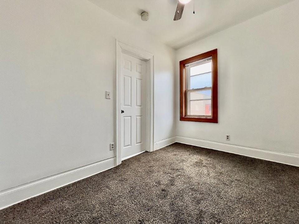5036 S Packard Ave - Photo 4 of 12