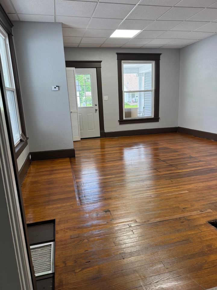 506 S Market St #A - Photo 3 of 14