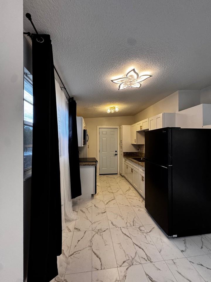 2234 Firestone Rd - Photo 6 of 7